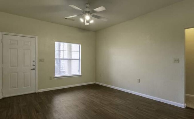 Building Photo - 2 bedroom in Houston TX 77067