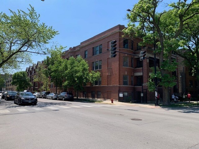 Building Photo - 2542 N Sacramento Ave