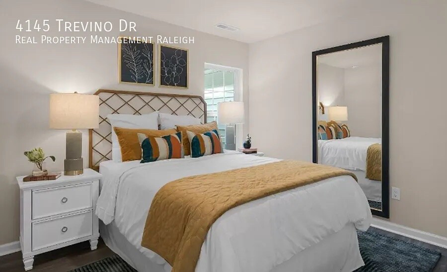 Building Photo - Room in Townhome on Trevino Dr