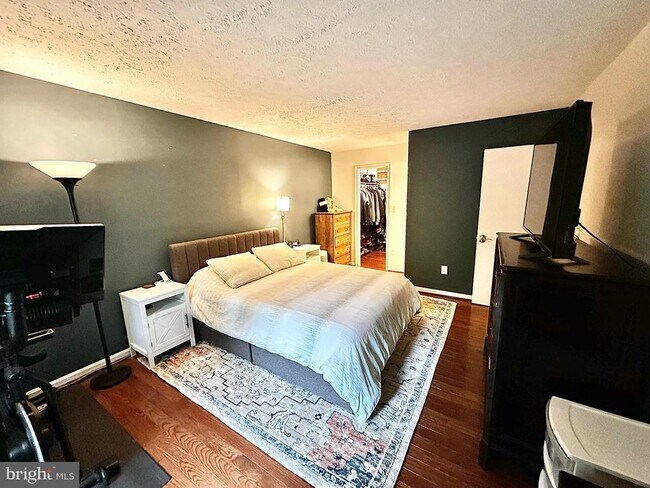 Building Photo - 7678 Willow Point Dr