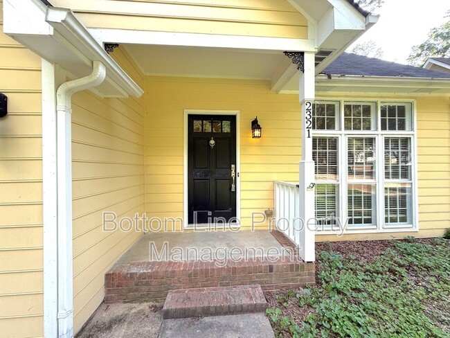 Building Photo - 2321 Heathershire Ln