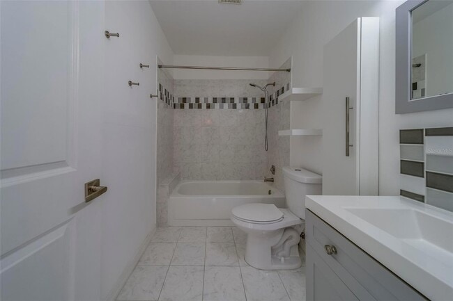 Building Photo - 2441 Persian Dr