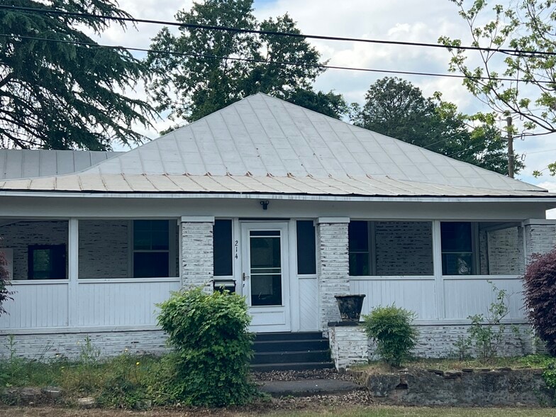 Building Photo - 214 W Buena Vista Ave