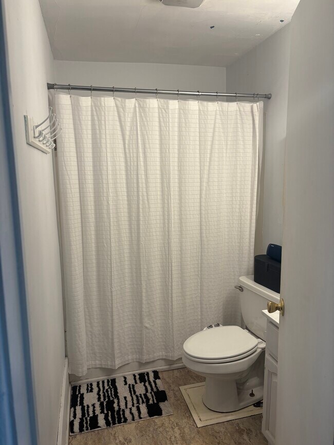 Building Photo - 2 Upton Park