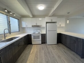 Building Photo - 861 Ala Lilikoi St