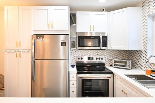 Building Photo - 2860 NE 14th Street Causeway