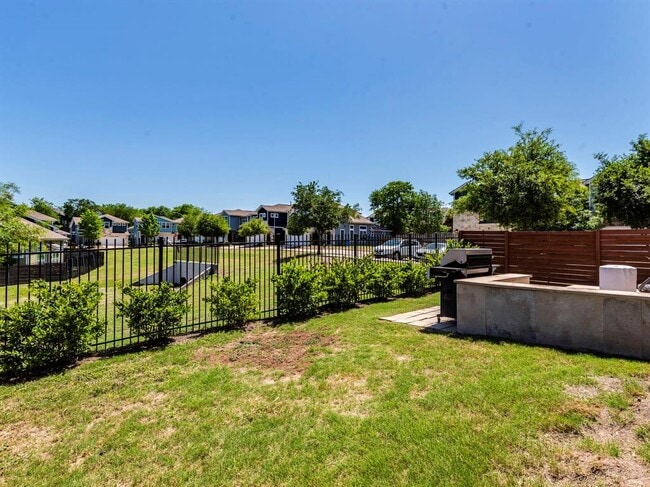Building Photo - 2315 Capulet St