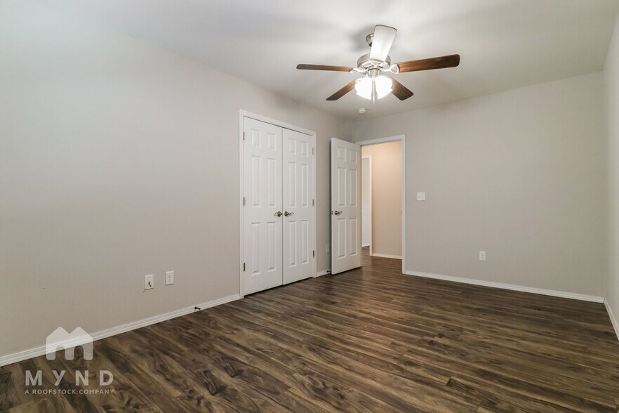 Building Photo - 2208 Ridge St