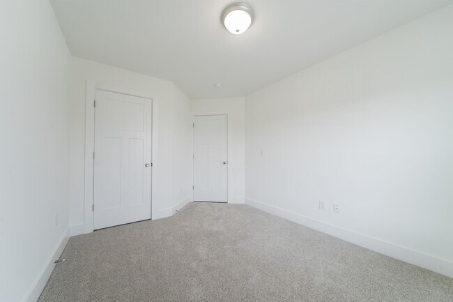 Building Photo - 1003 Magnificent Way