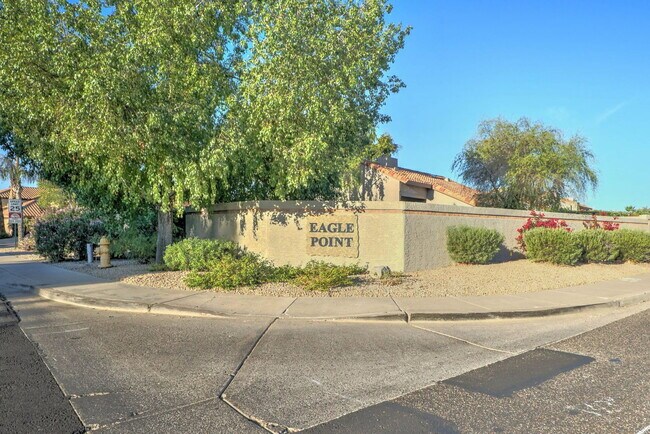 Building Photo - 8940 E Palm Ridge Dr