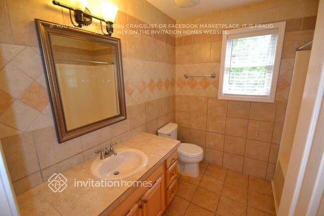 Building Photo - 717 Thornapple Trail SW