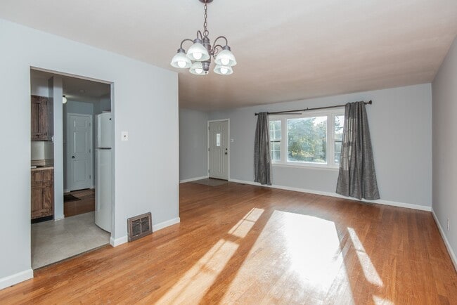 Building Photo - 10701 St Henry Ln