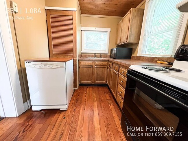 Building Photo - 435 Park Ave