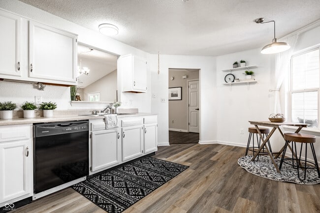 Building Photo - 10513 Blue Springs Ln