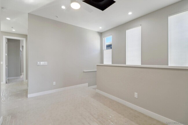 Building Photo - 2942 Copley Ave
