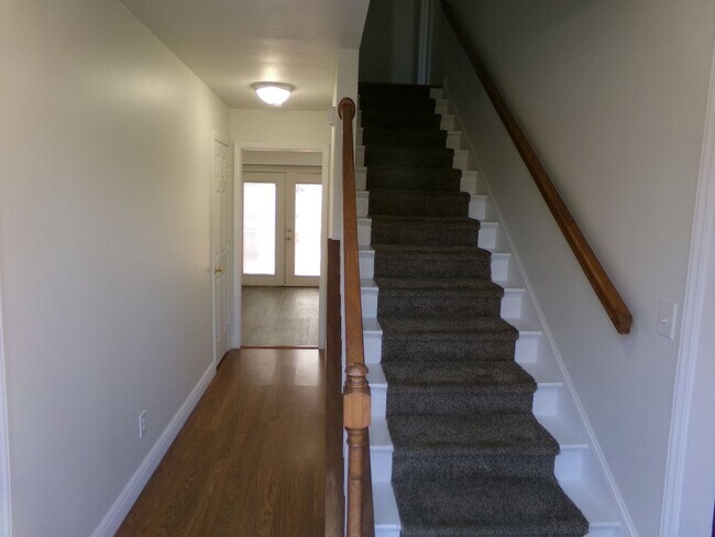 Building Photo - Well-kept 3 bedroom 2 1/2 bath home in the heart of Clemmons