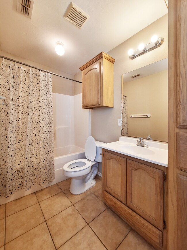 Building Photo - 2502 Cervantes Ave