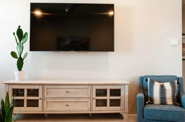 Building Photo - Short term lease options! Spacious Condo in Washington