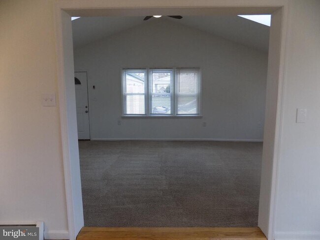 Building Photo - 3168 Middle Creek Rd