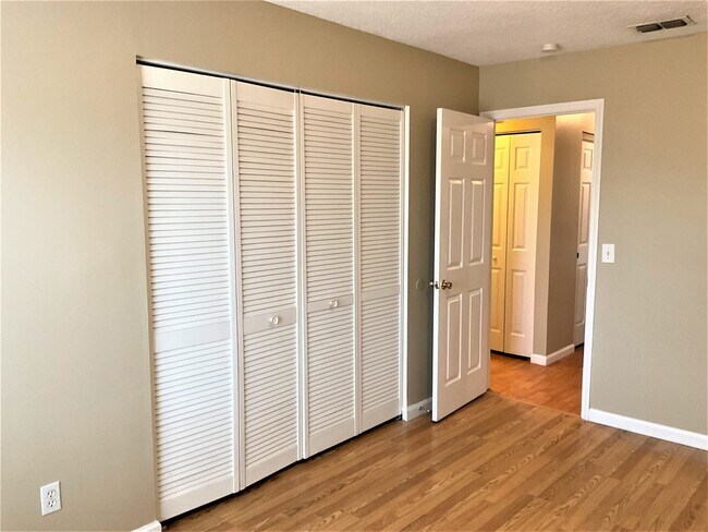 Building Photo - 5442 Fulmar Dr
