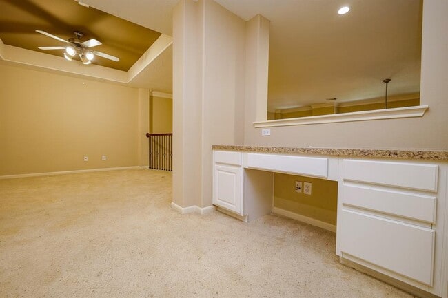 Building Photo - 30 Crocus Petal St