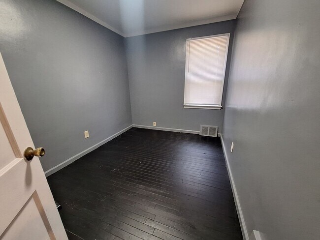 Building Photo - 6338 Lodewyck St