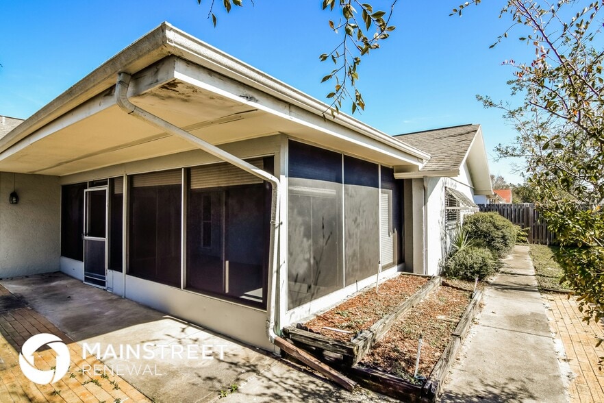 Building Photo - 7652 Atherton Ave