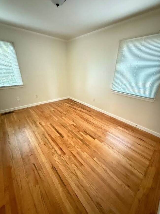 Building Photo - Charming 2-Bedroom Home Large Rumpus Room,...