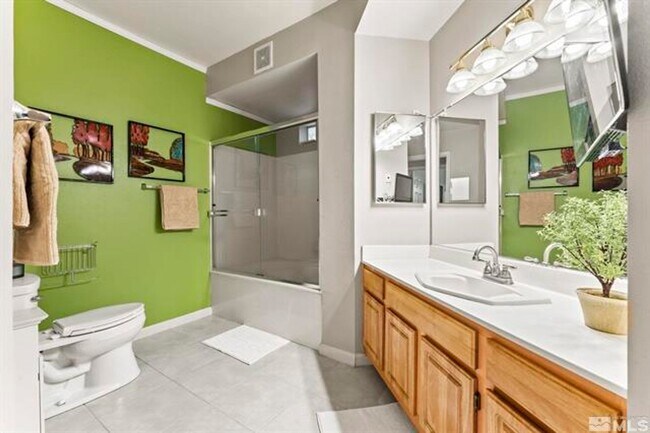 Building Photo - Tanamera 1 bedroom special!