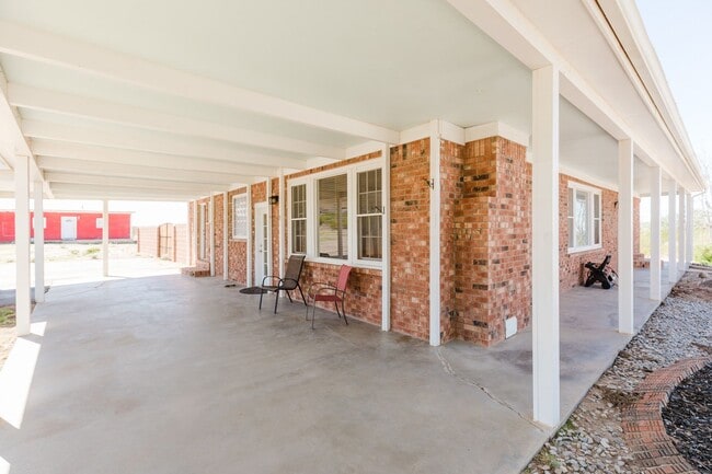 Building Photo - 3 Bedroom 2 Bath With A Mountain View Home!