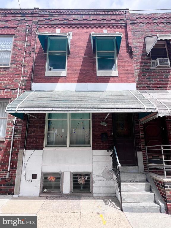 Building Photo - 1211 Daly St