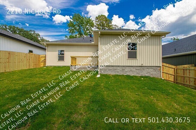 Building Photo - 2210 Nichols Rd