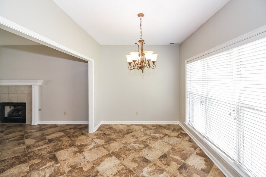 Building Photo - 15 Austin Cir