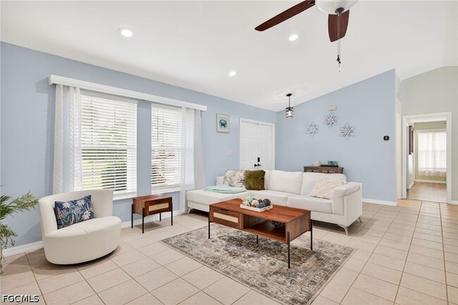 Building Photo - 2919 SW 25th St