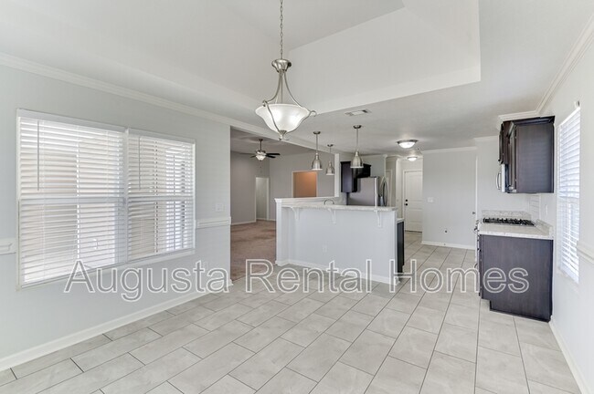 Building Photo - 2562 Inverness Dr