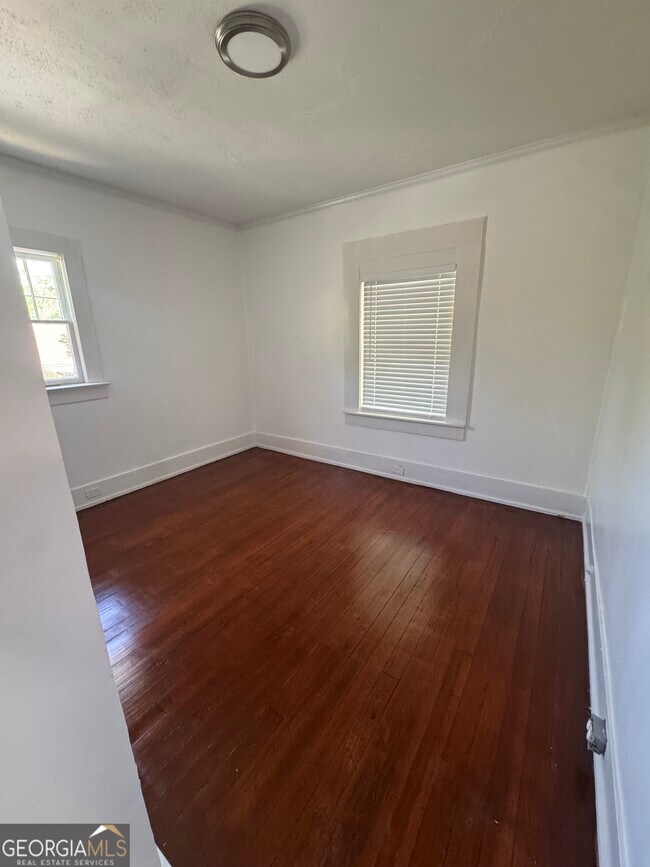 Building Photo - 415 Hopkins St SW