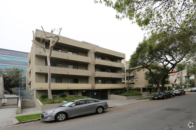 Building Photo - 1619 Bentley Avenue,