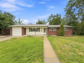 Building Photo - Large Arvada house with yard