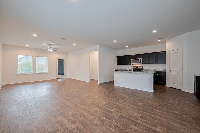 Building Photo - 12518 Pelican Bay Dr