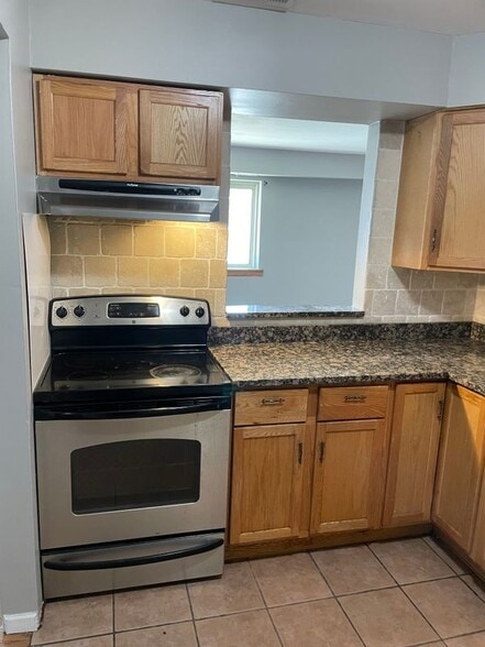 Building Photo - 650 Perrie Dr