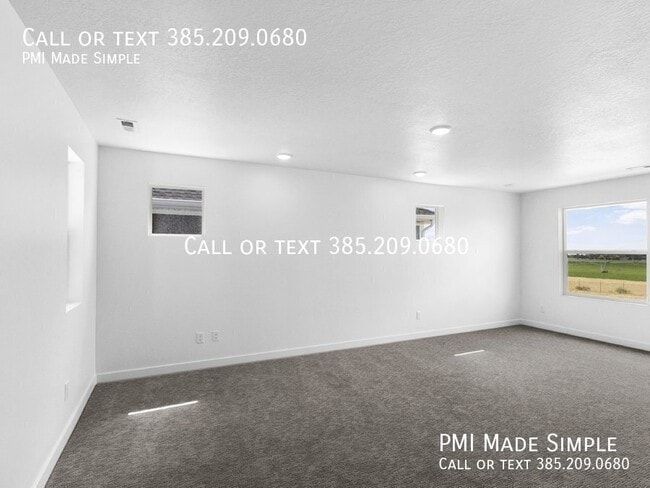 Building Photo - 4935 N Willowbank Dr