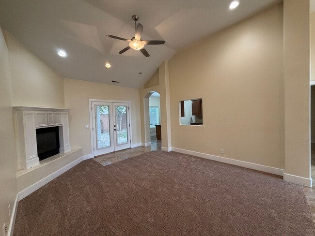 Building Photo - 135 Orchard Ln