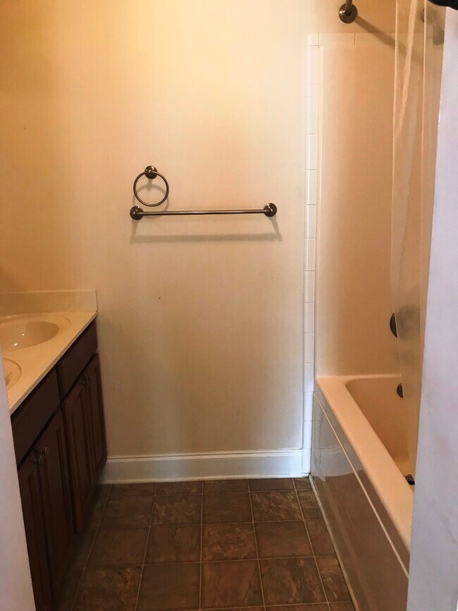 Building Photo - 103 Pickens St