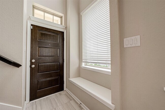 Building Photo - 2559 Terrace Point Dr