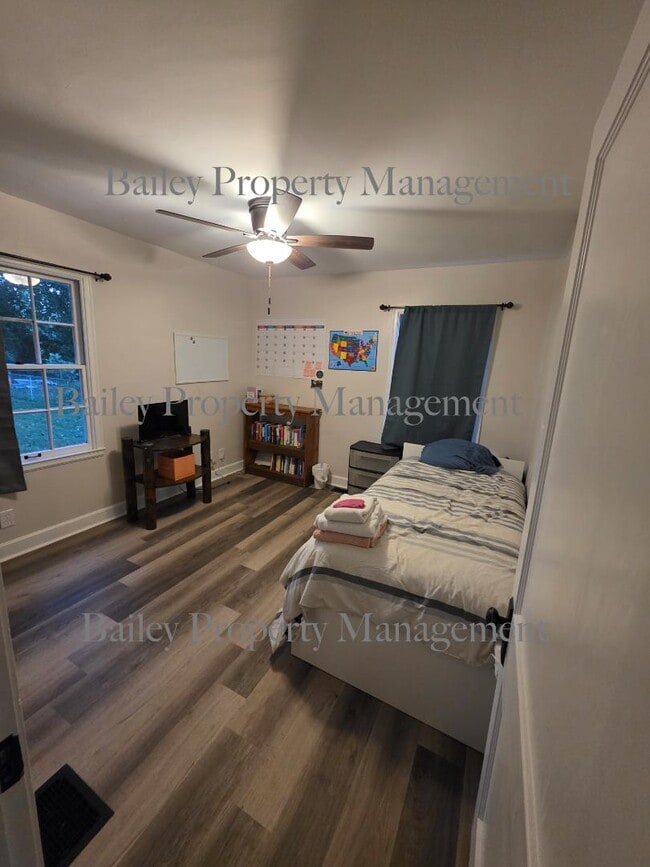 Building Photo - 1310 Southgate Ave