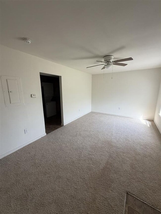 Building Photo - 3528 E Richmond Rd