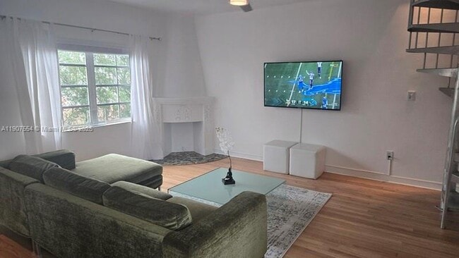 Building Photo - 750 Española Wy