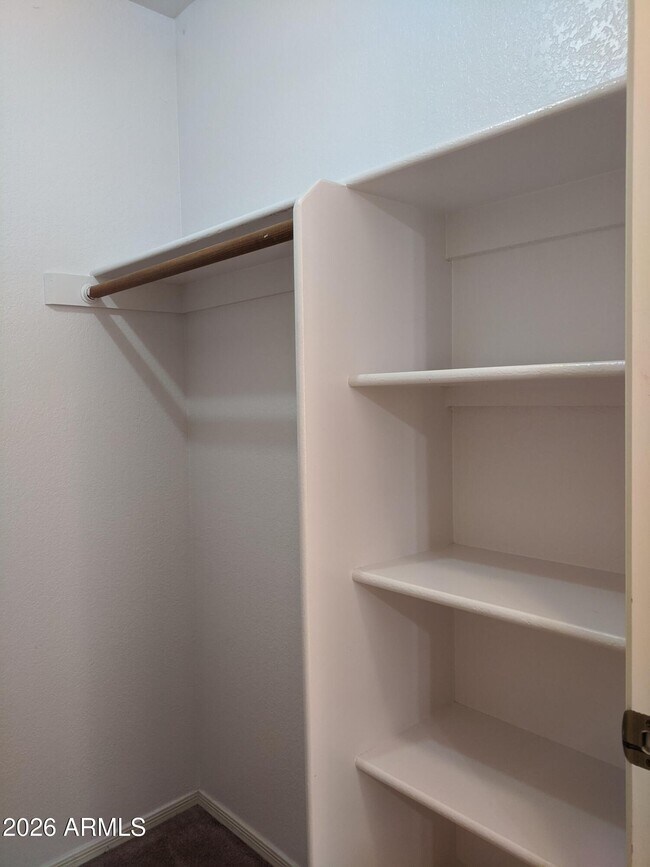 Building Photo - 1321 N Jamaica Way