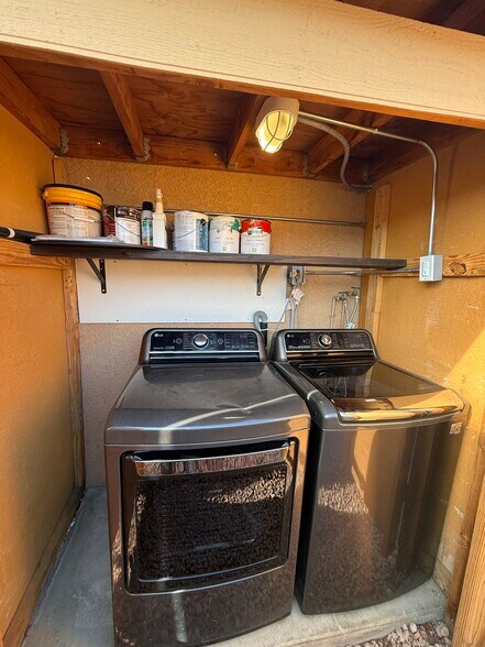 Building Photo - 410 N Glenwood Pl