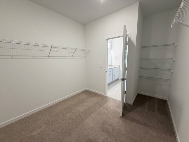 Building Photo - 3935 Big Sky Dr